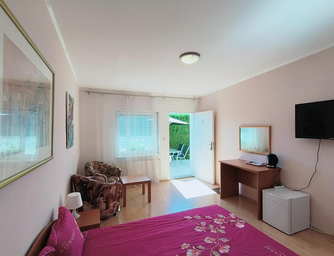 Cozy Room With Garden In ブラチスラヴァ エクステリア 写真