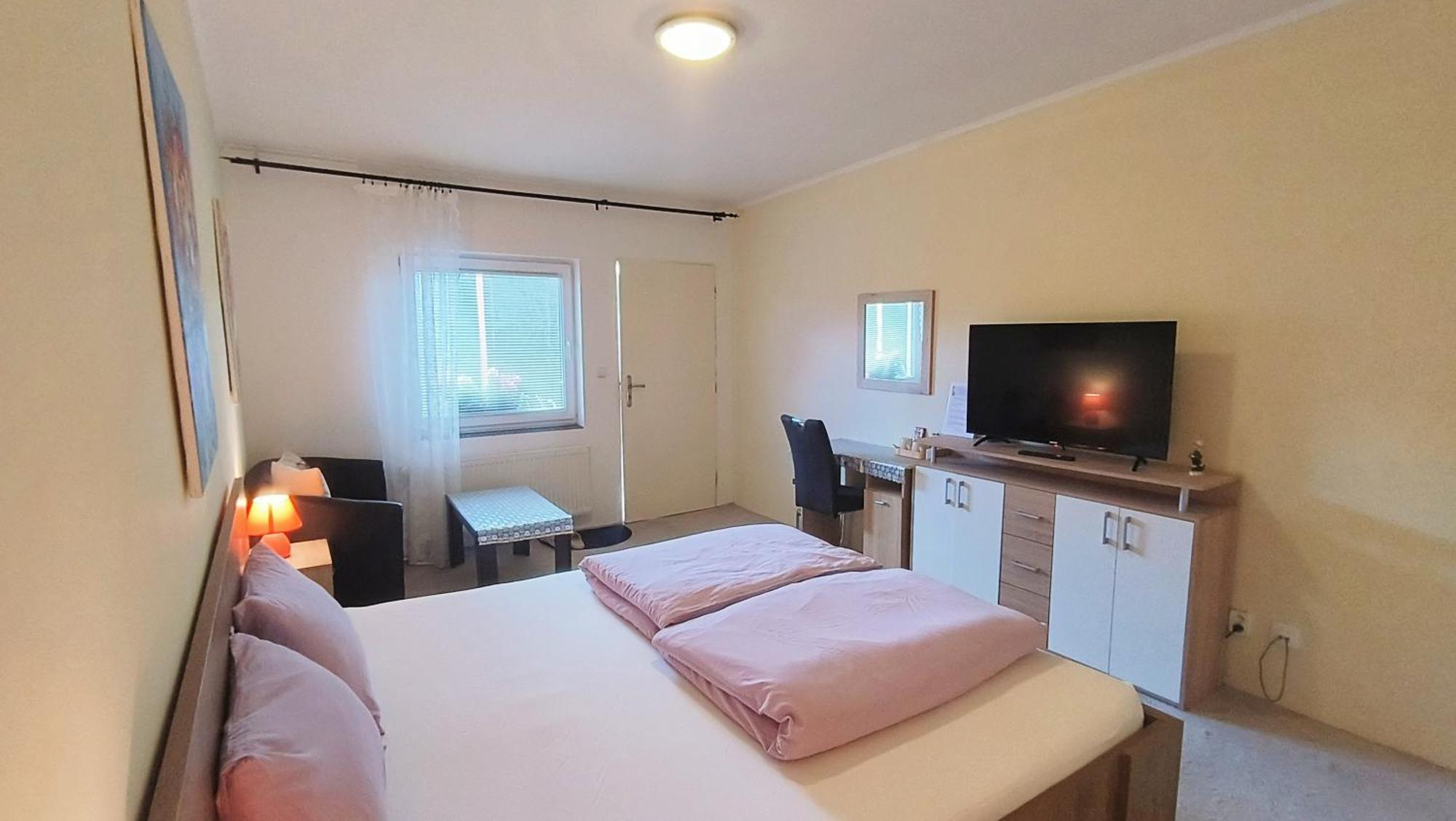Cozy Room With Garden In ブラチスラヴァ エクステリア 写真