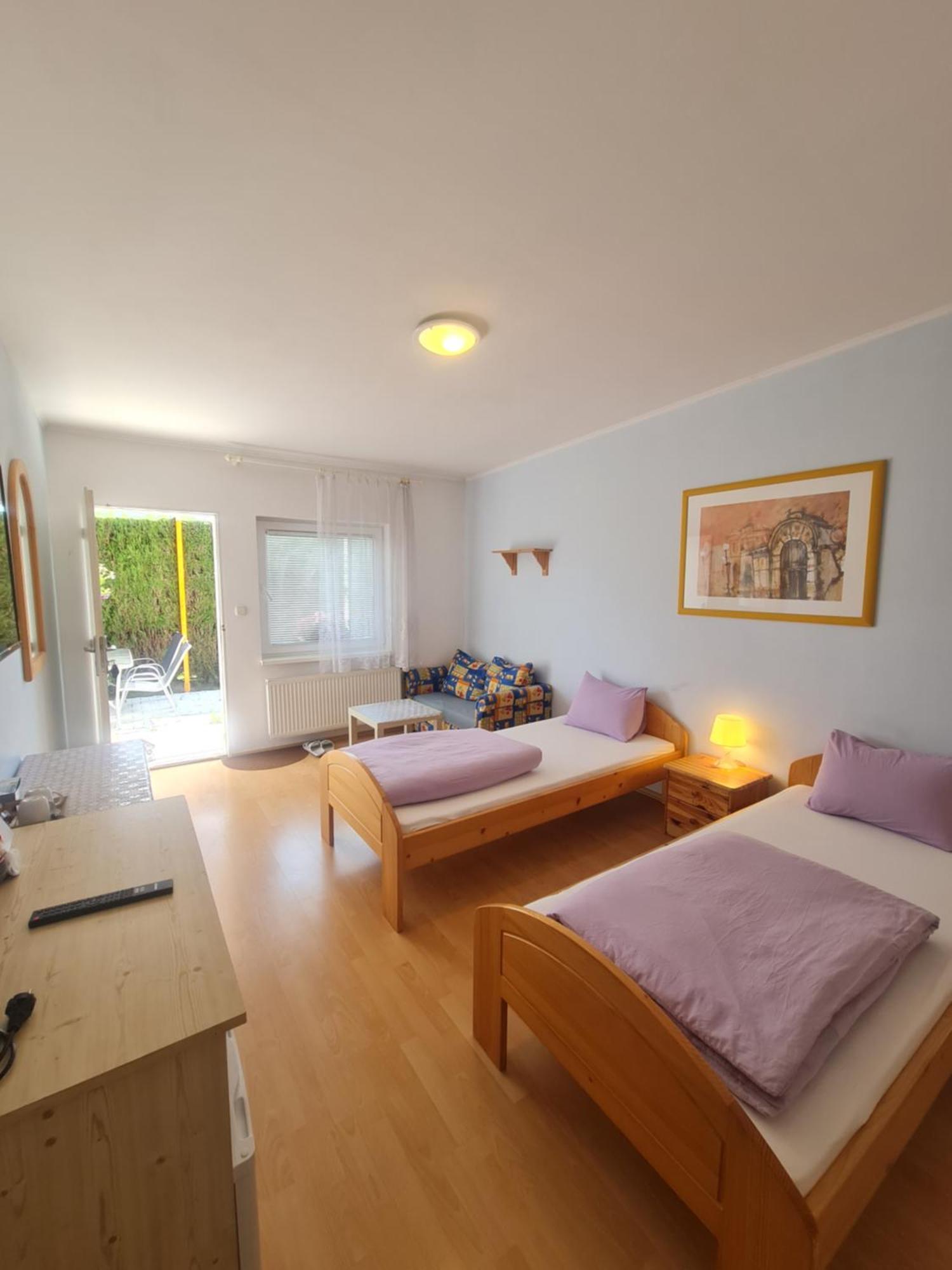 Cozy Room With Garden In ブラチスラヴァ エクステリア 写真